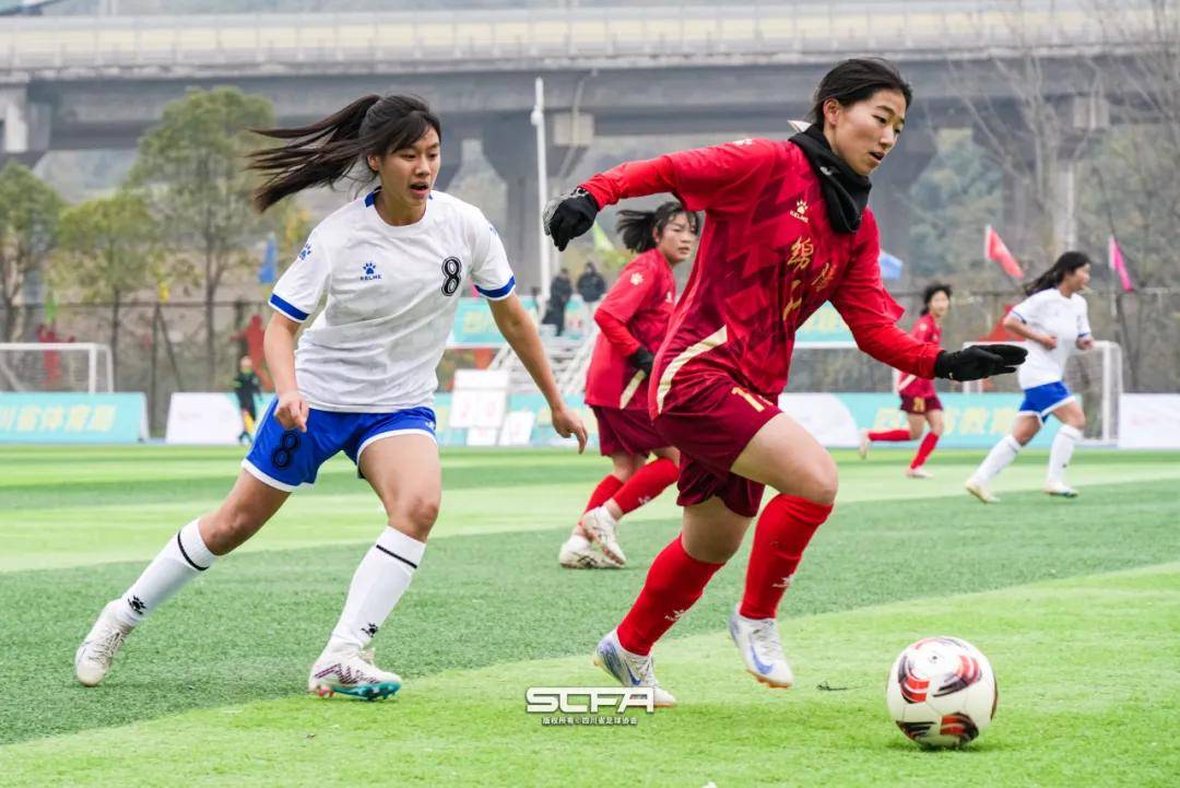 捷克女足队积极参与青少年足球训练，传承足球文化的简单介绍