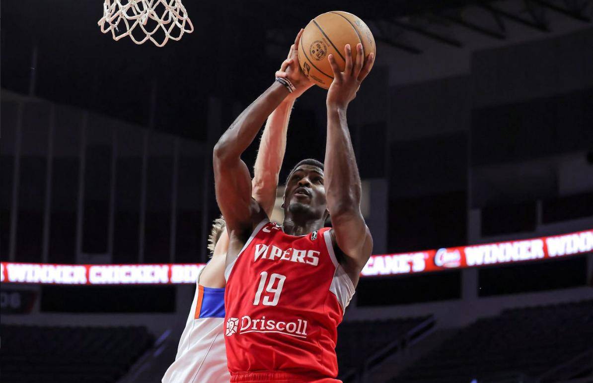 九游APP-包含火箭队后场球员发挥亮眼，抢断得分不断的词条