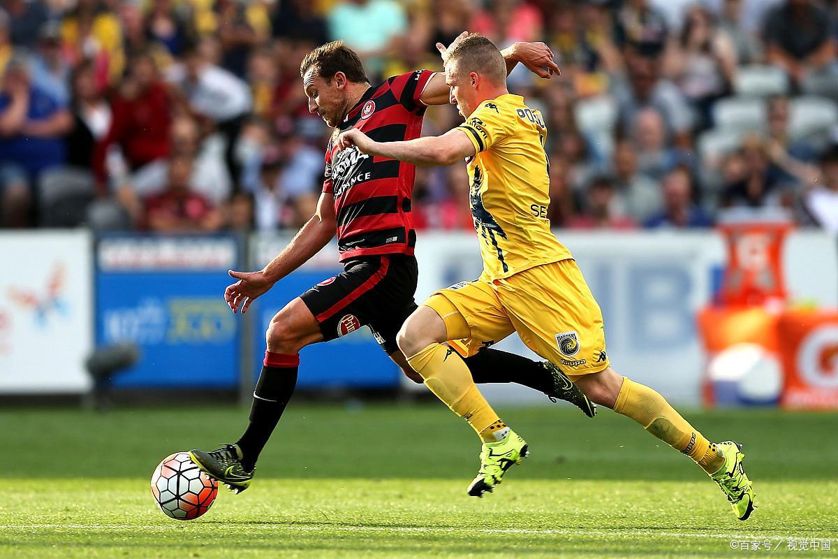 球队在比赛中表现出彩，队员们信心十足