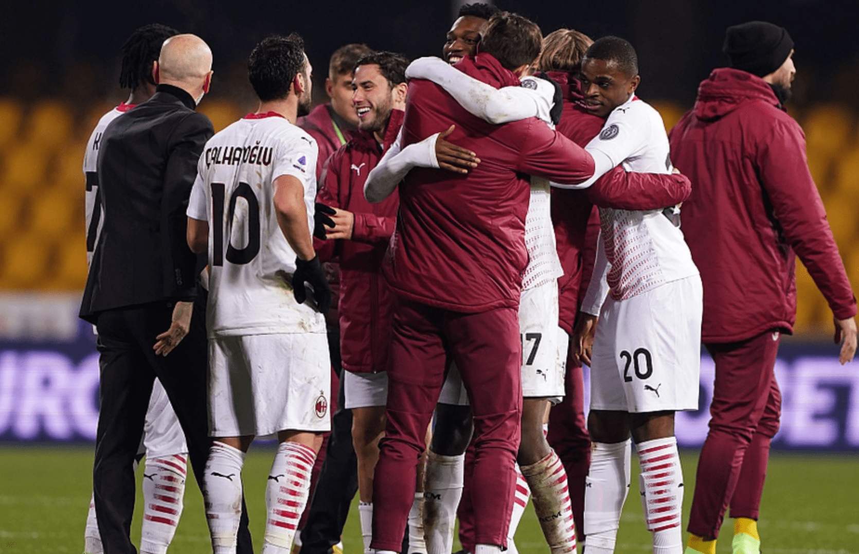 九游体育-巴萨神秘伤疑袭扰，杨铮全场逆袭英超的简单介绍