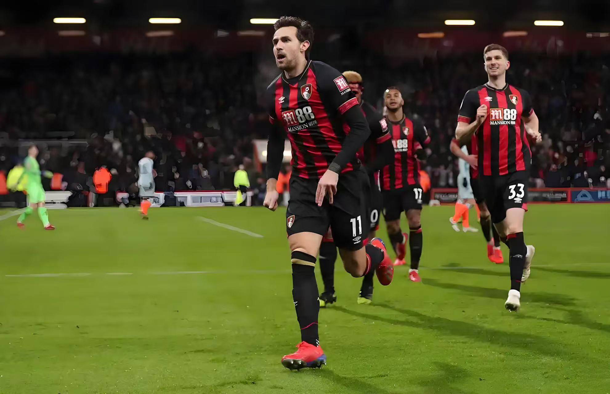 九游体育直播-伯恩茅斯主场迎战埃弗顿，士气高昂再掀热潮的简单介绍