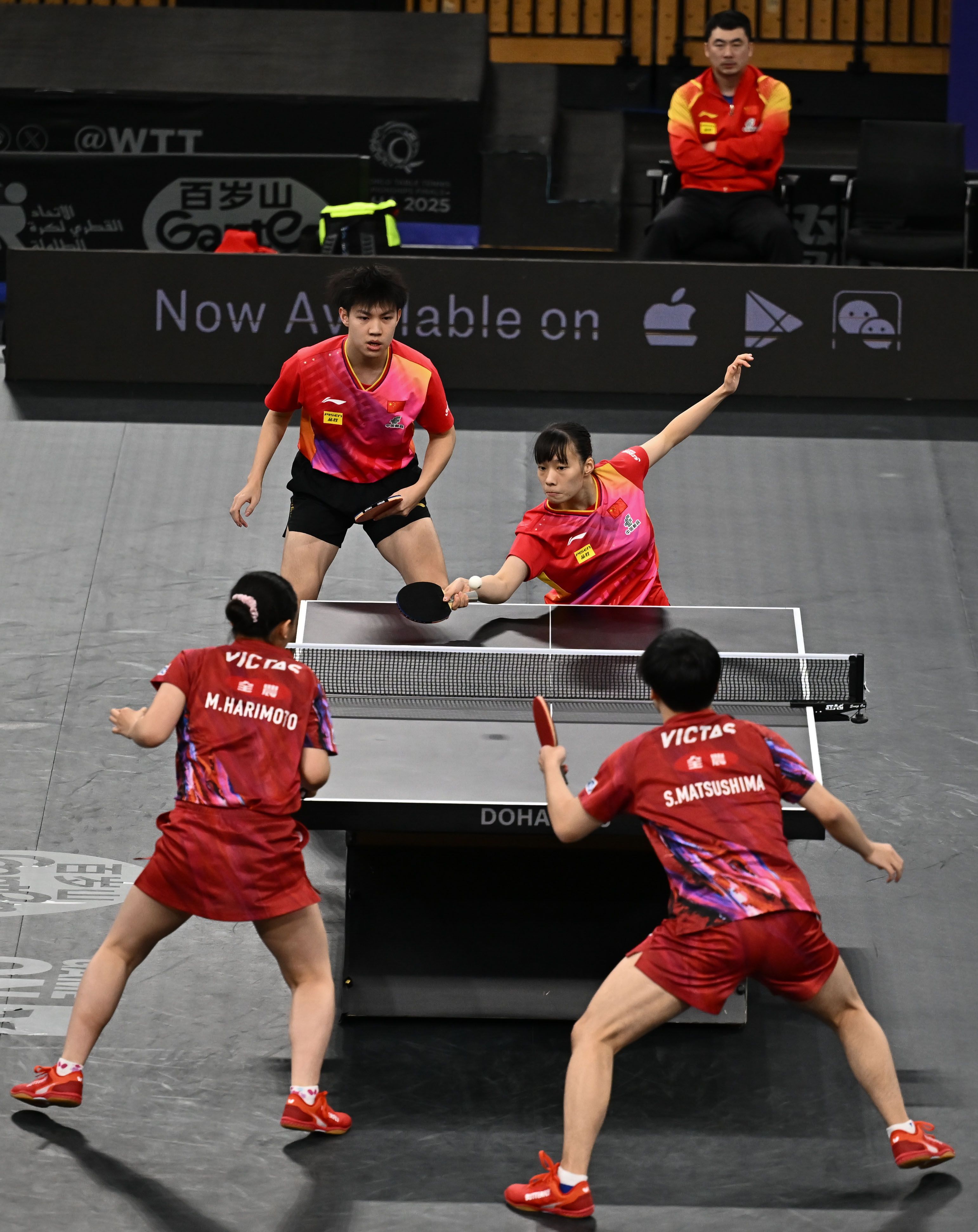 选手们展现出色的体育精神，赛场瞬间激动人心的简单介绍