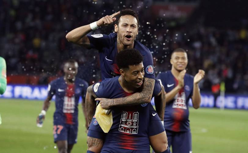 包含图卢兹球员积极备战，打造稳固防线的词条