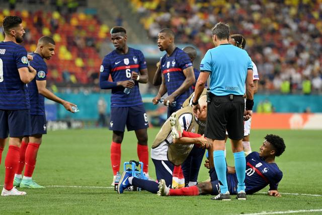 包含瑞士队意外战胜法国队，引发球迷惊叹的词条