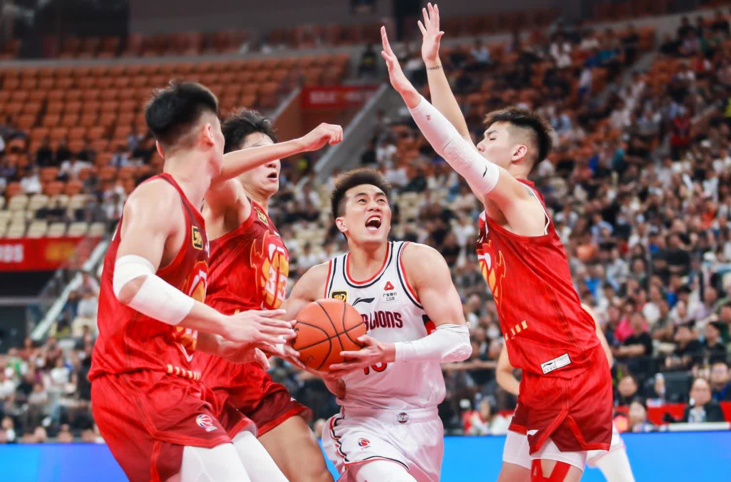 九游体育平台-广州队主场大胜，晋级季后赛