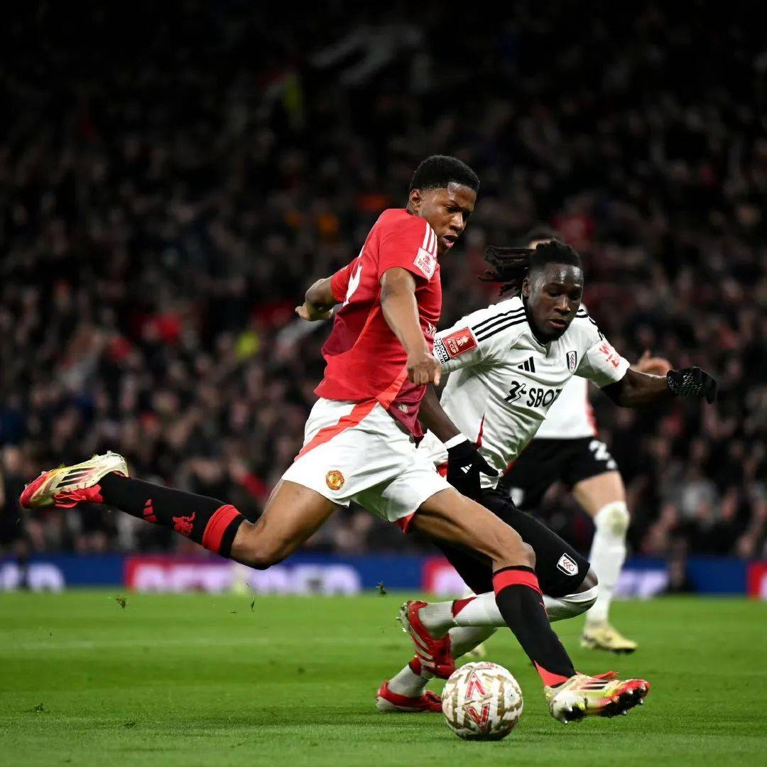 九游app下载-曼联主场落败，球队危机蔓延