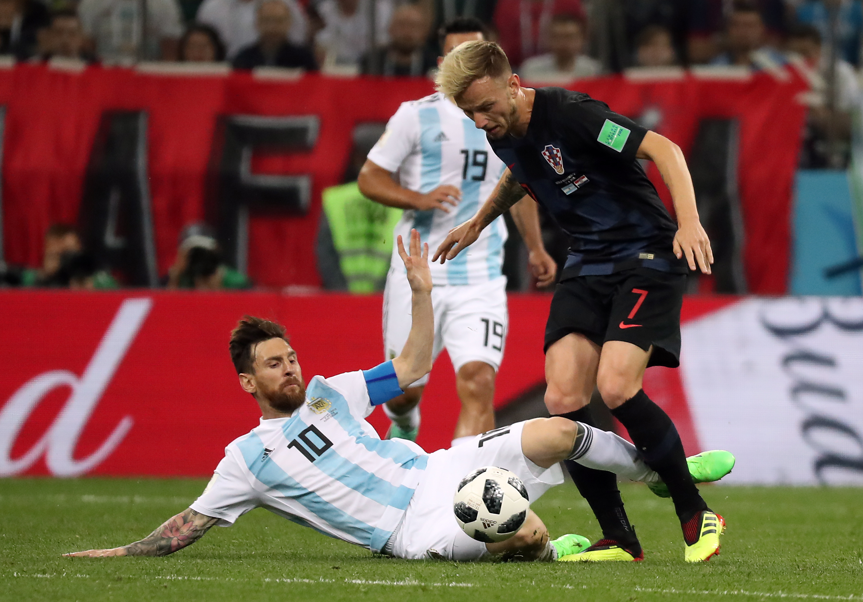 九游APP-关于俄罗斯对阵克罗地亚，狭路相逢两败俱伤的信息