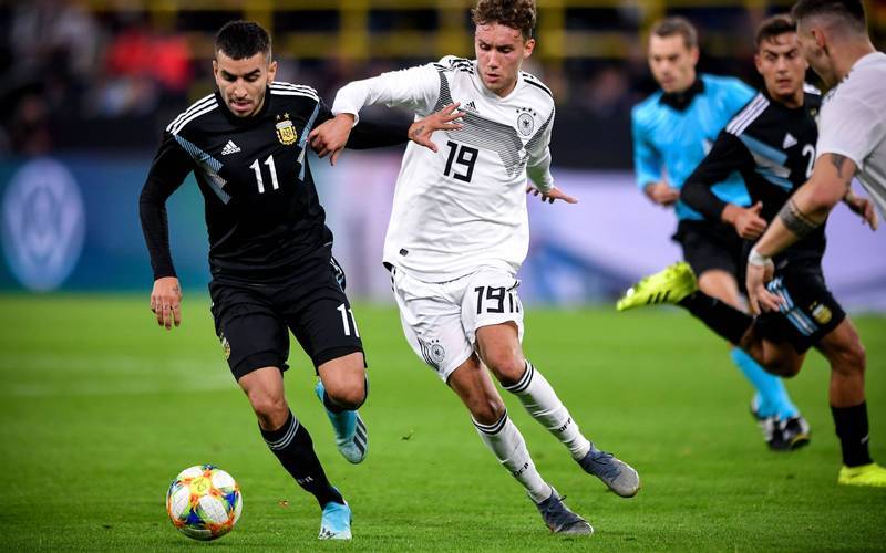 九游体育APP下载-波黑足球队在国际比赛中夺得胜利