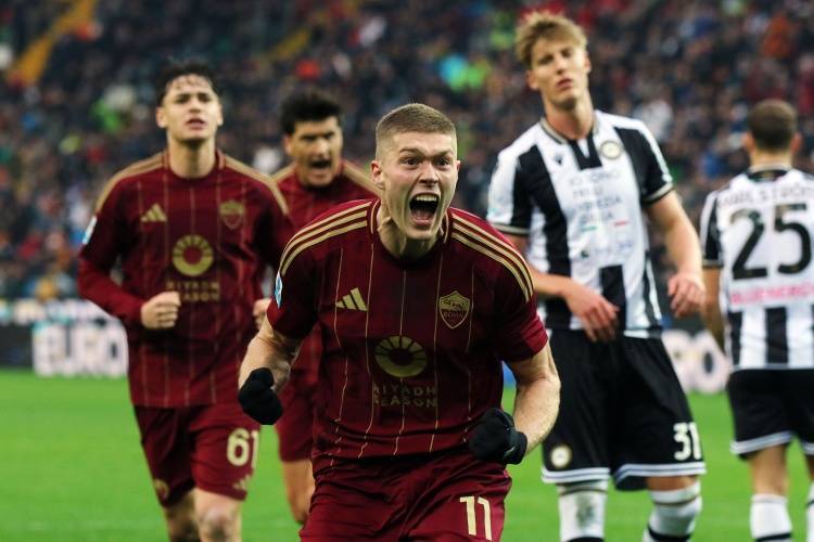 九游体育官方入口-罗马球员备战中，为新的比赛做准备