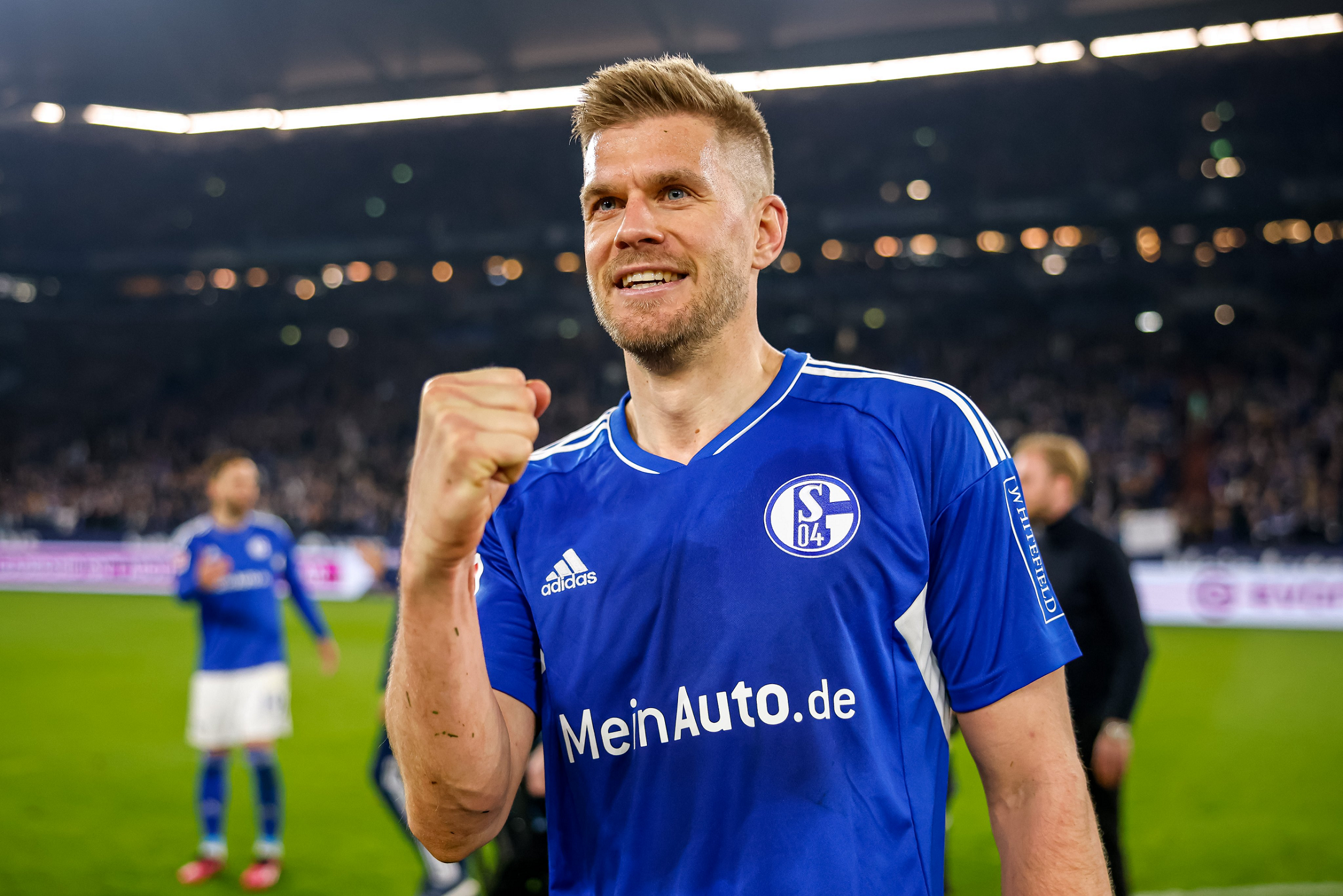 九游体育APP下载-柏林联队大胜对手，登顶积分榜！