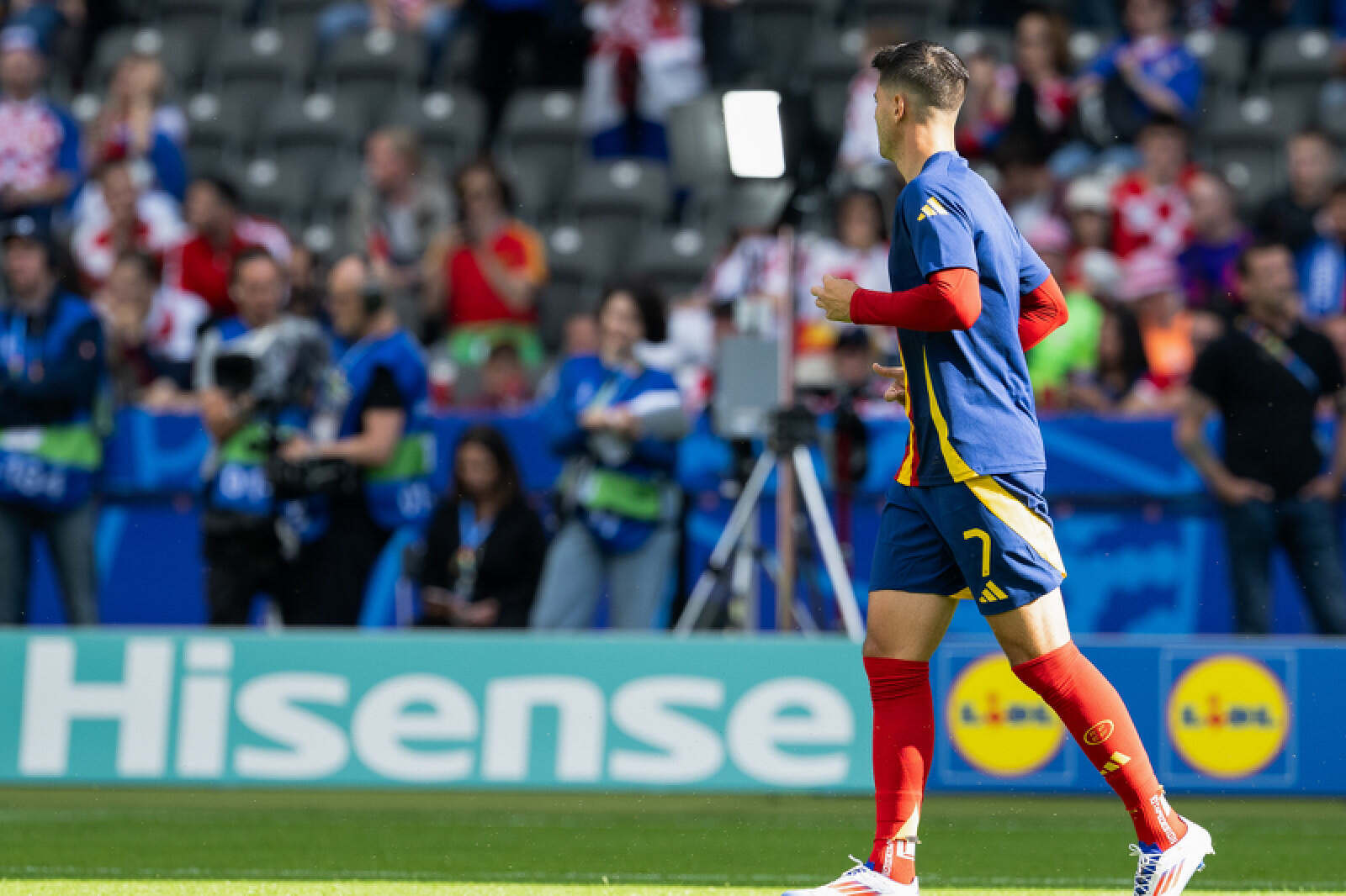 欧预赛比赛黑马球队再度冲击冠军的简单介绍 欧预赛比赛黑马球队再度冲击冠军的简单介绍