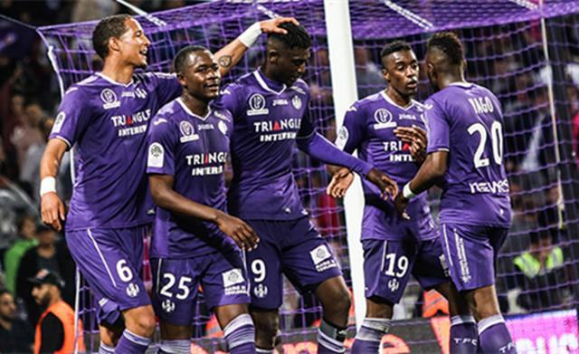 九游体育直播-阿雅克肖主场大胜，全队士气高涨