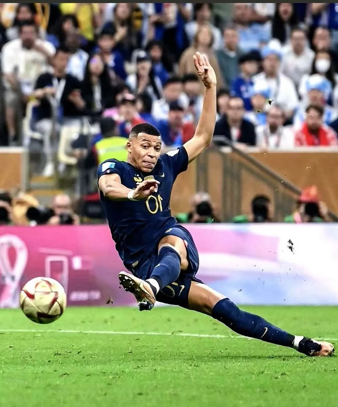 九游娱乐首页-巴黎圣日耳曼季后赛前景堪忧，需全力以赴