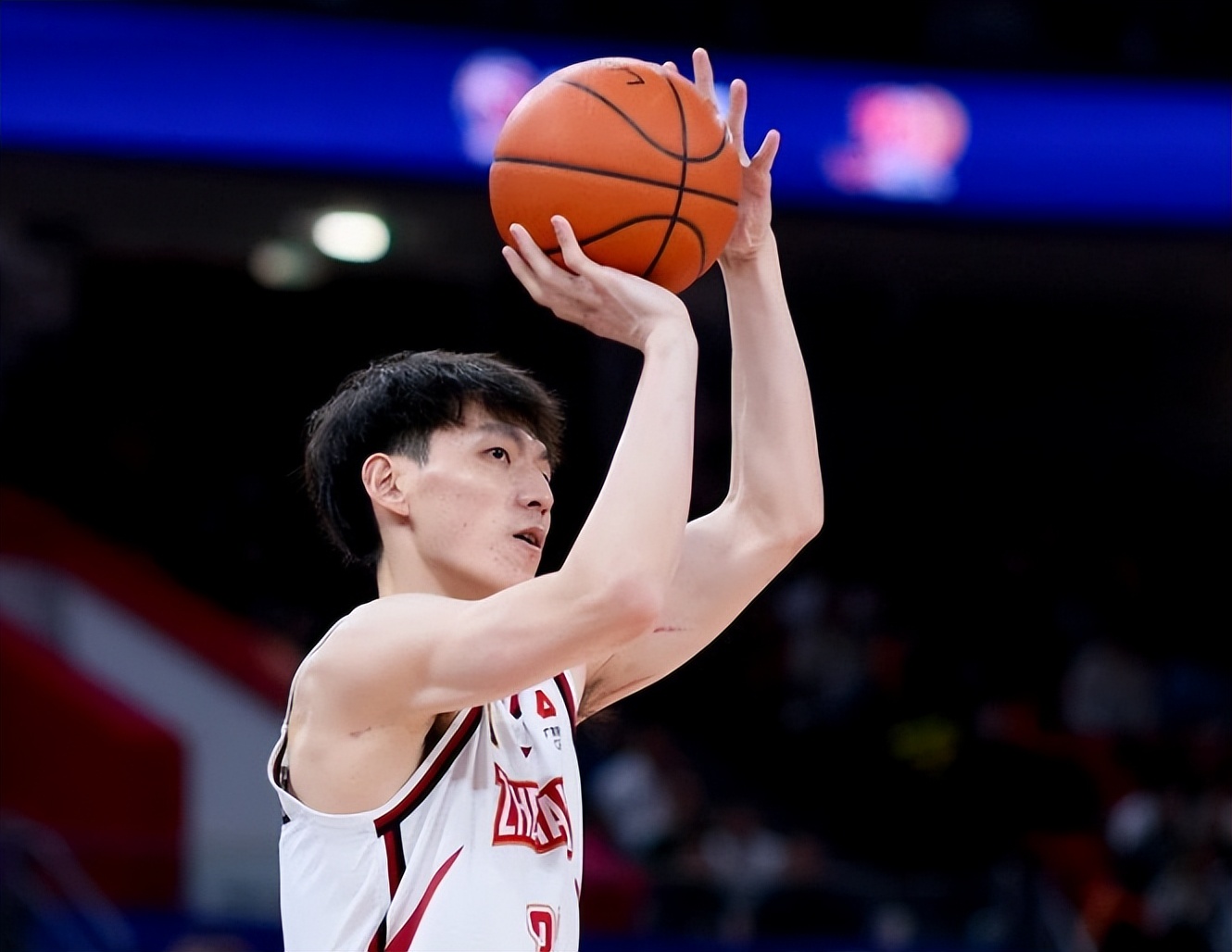 九游体育-新晋球员表现出色，成为焦点人物