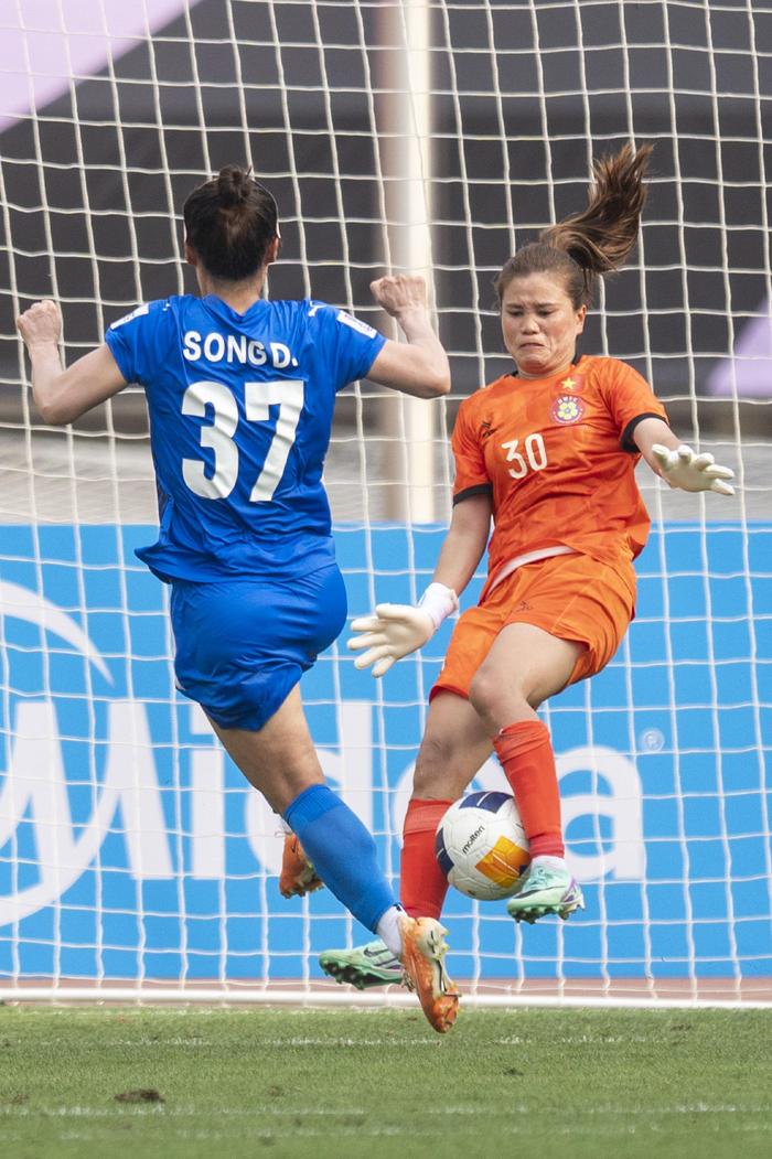 精彩比赛持续进行，国内女足队落地生根