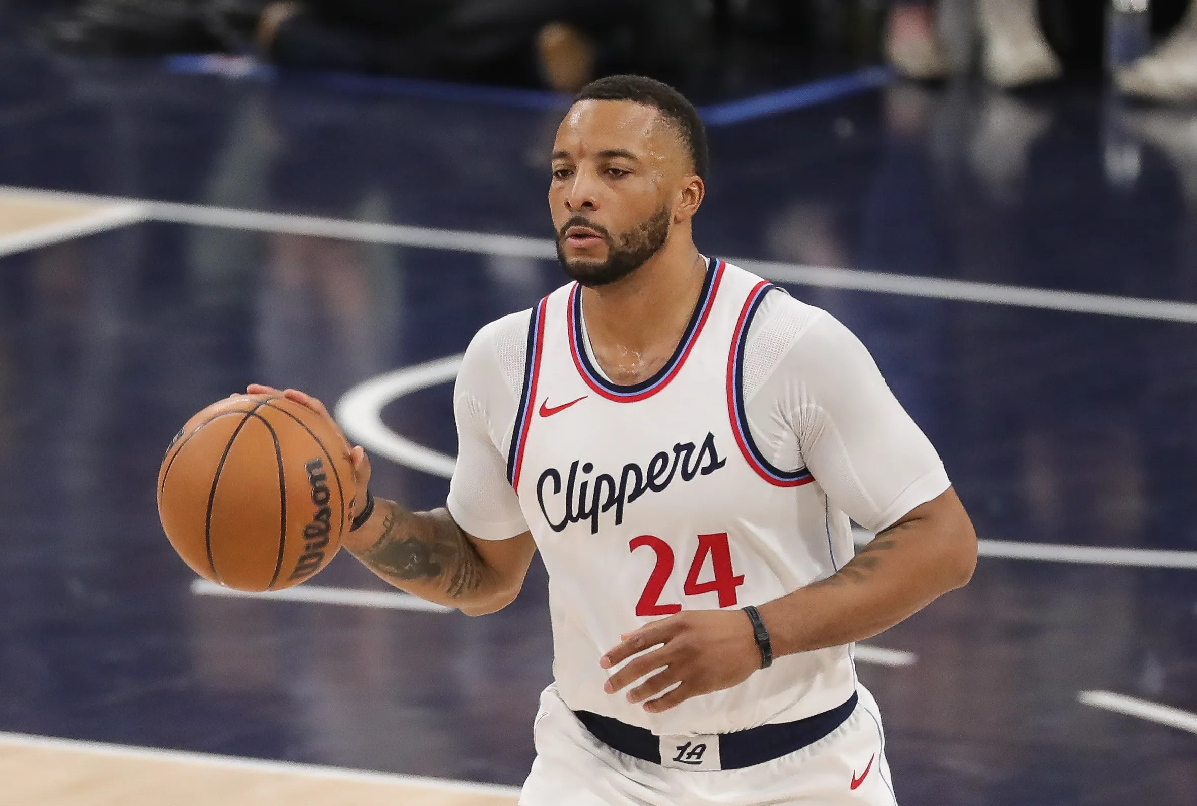 快船主帅为球员表现鼓掌，称赛季成绩迎春风