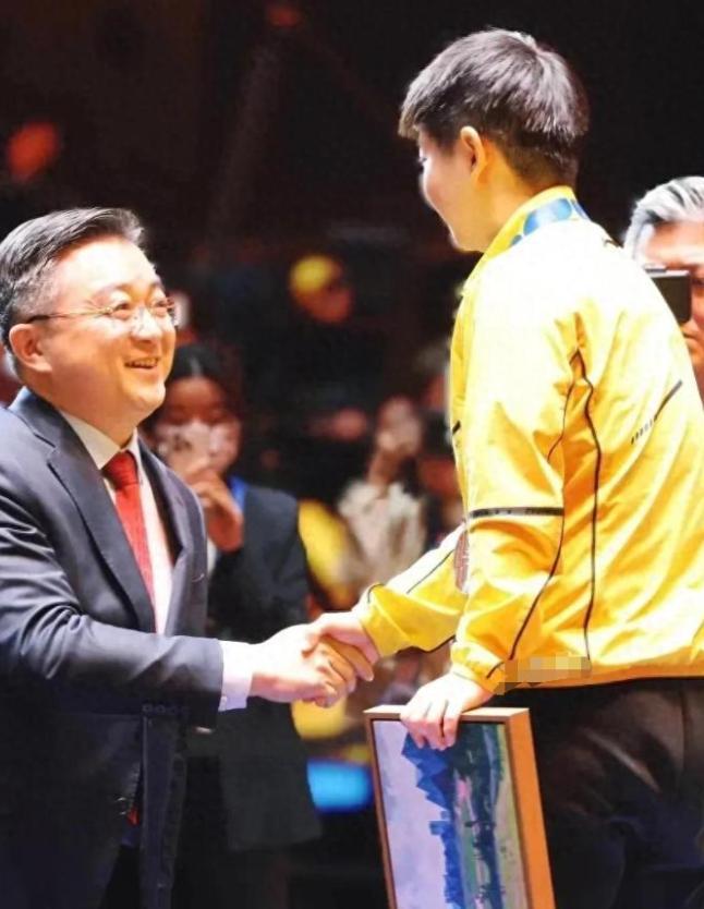 九游娱乐网页-一支劲旅被认为有望夺冠，球迷热议的简单介绍