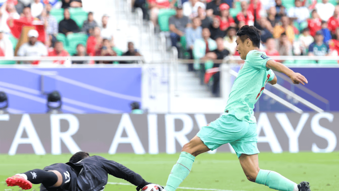 后防线组织出色，球队稳操胜券