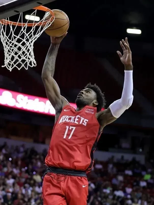 鹈鹕主场胜公牛,晋级季后赛 鹈鹕主场胜公牛,晋级季后赛