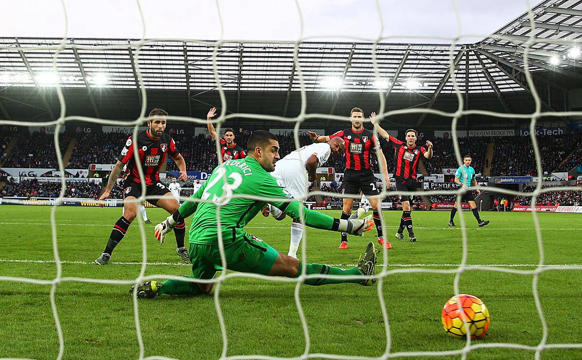 九游娱乐网页-伯恩茅斯客场取胜考文垂,逐步步步紧逼中游的简单介绍