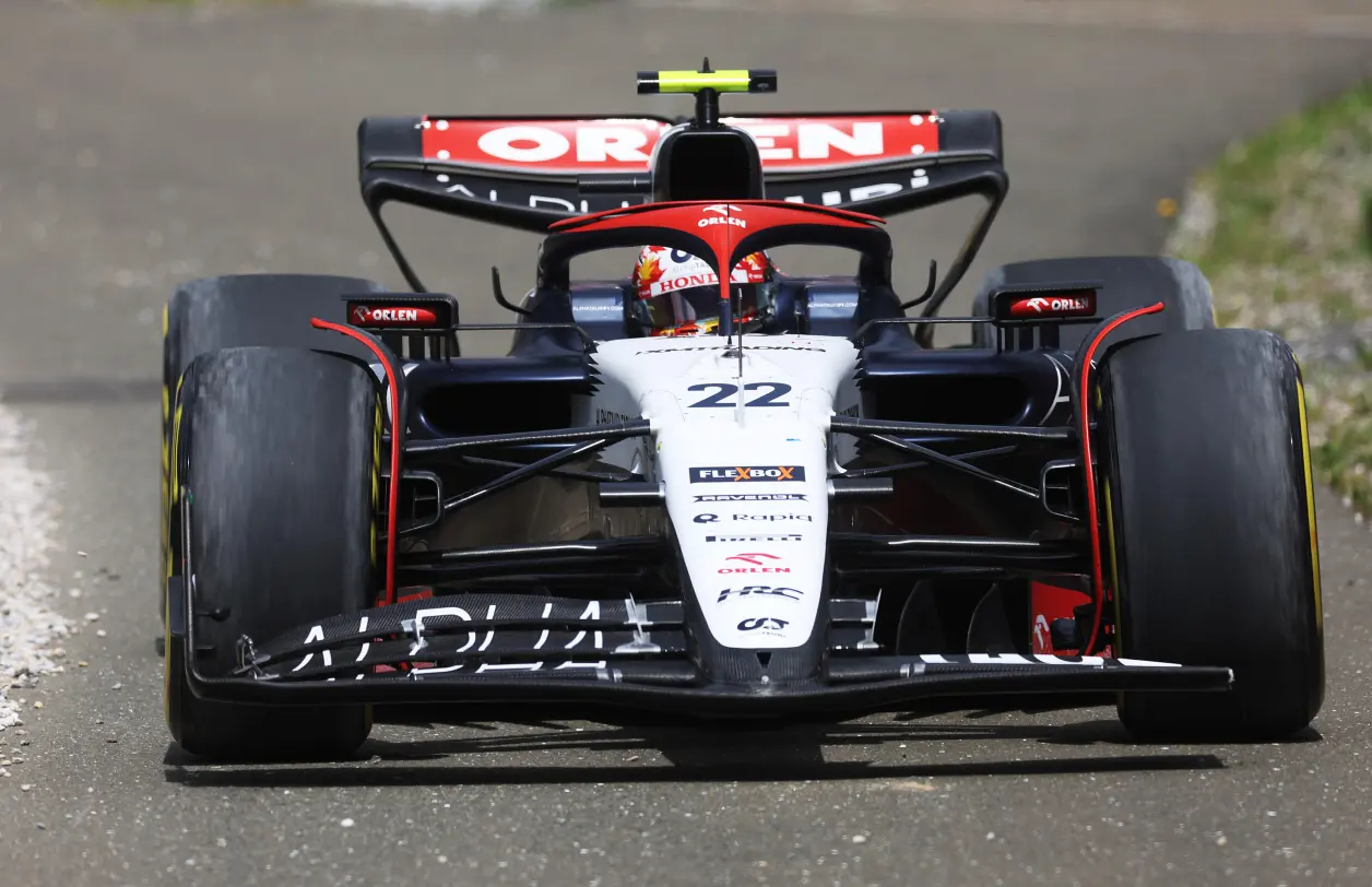 九游体育官方入口-哈斯车队鏖战红牛二队，阿隆索扛起全队