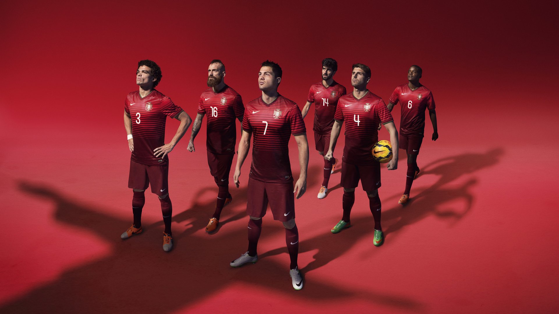 群星璀璨与孤月独明，英雄剧本的两种写法